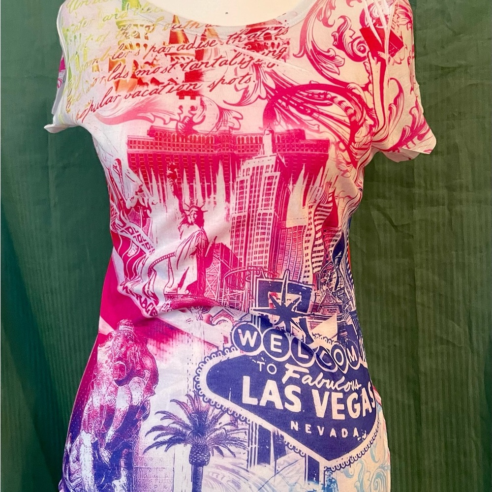 Las Vegas souvenier ladies tee.